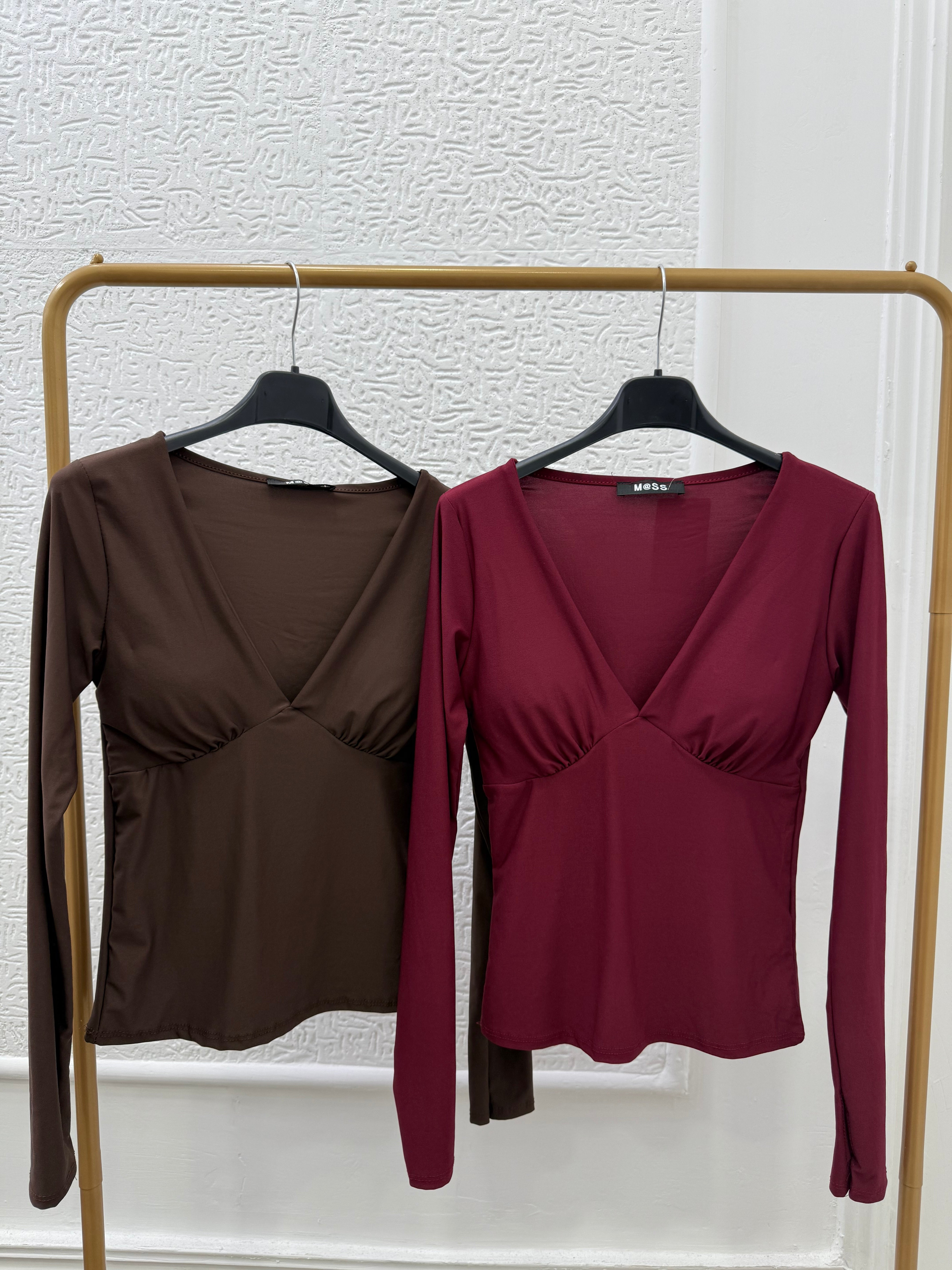 Maglia in licra scollo a V