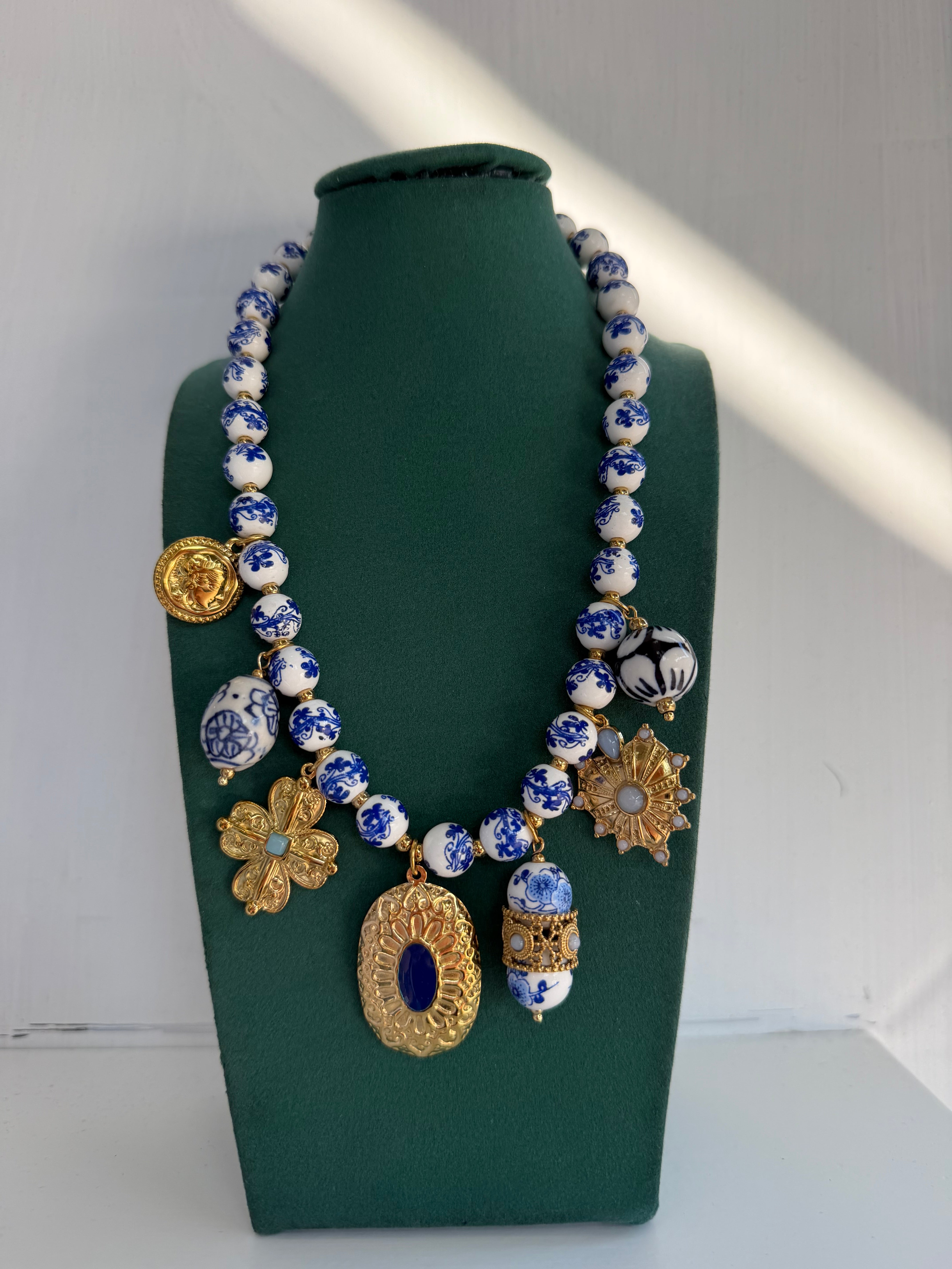 Collana Vietri