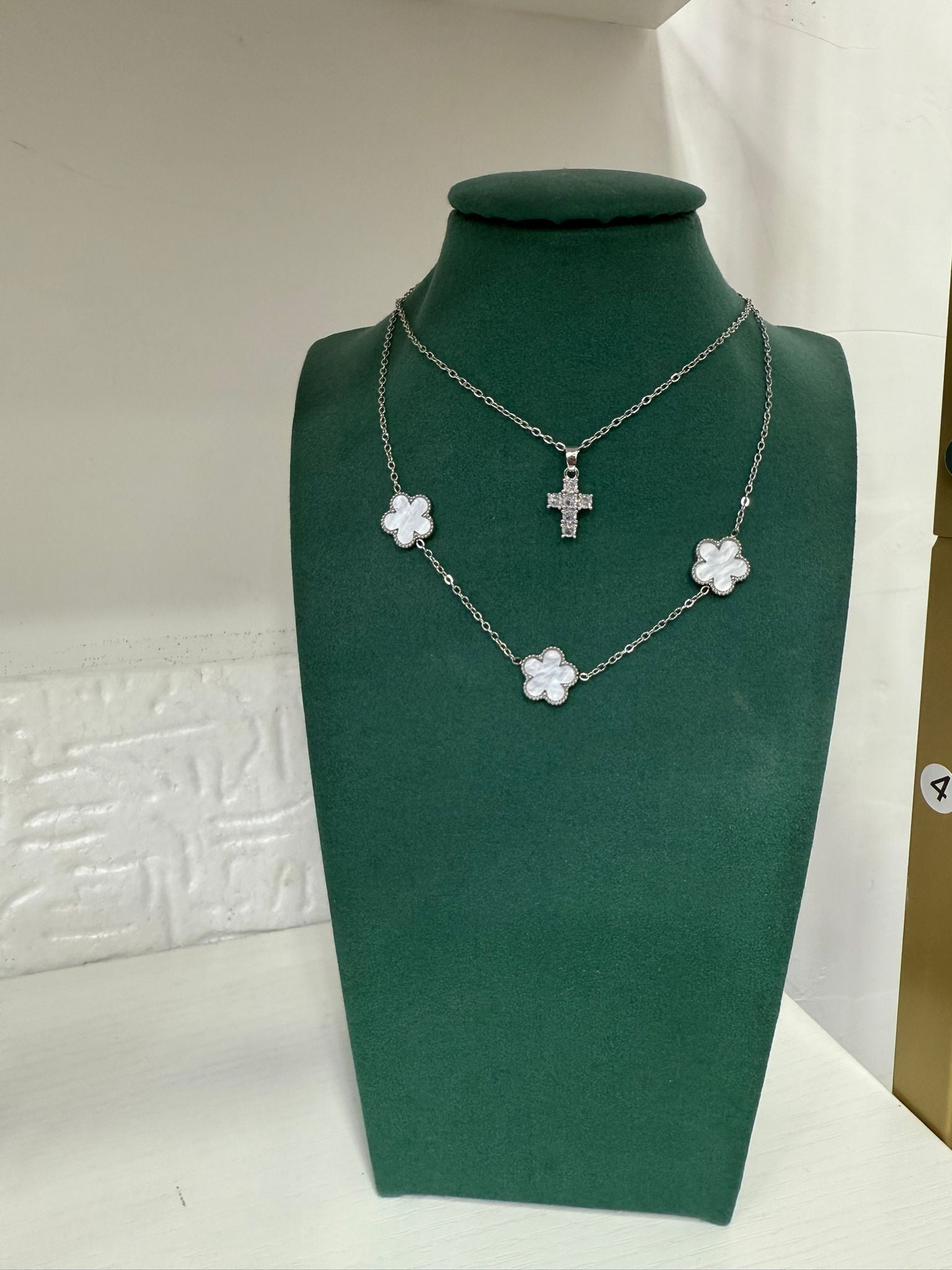 Collana quadrifogli e croce