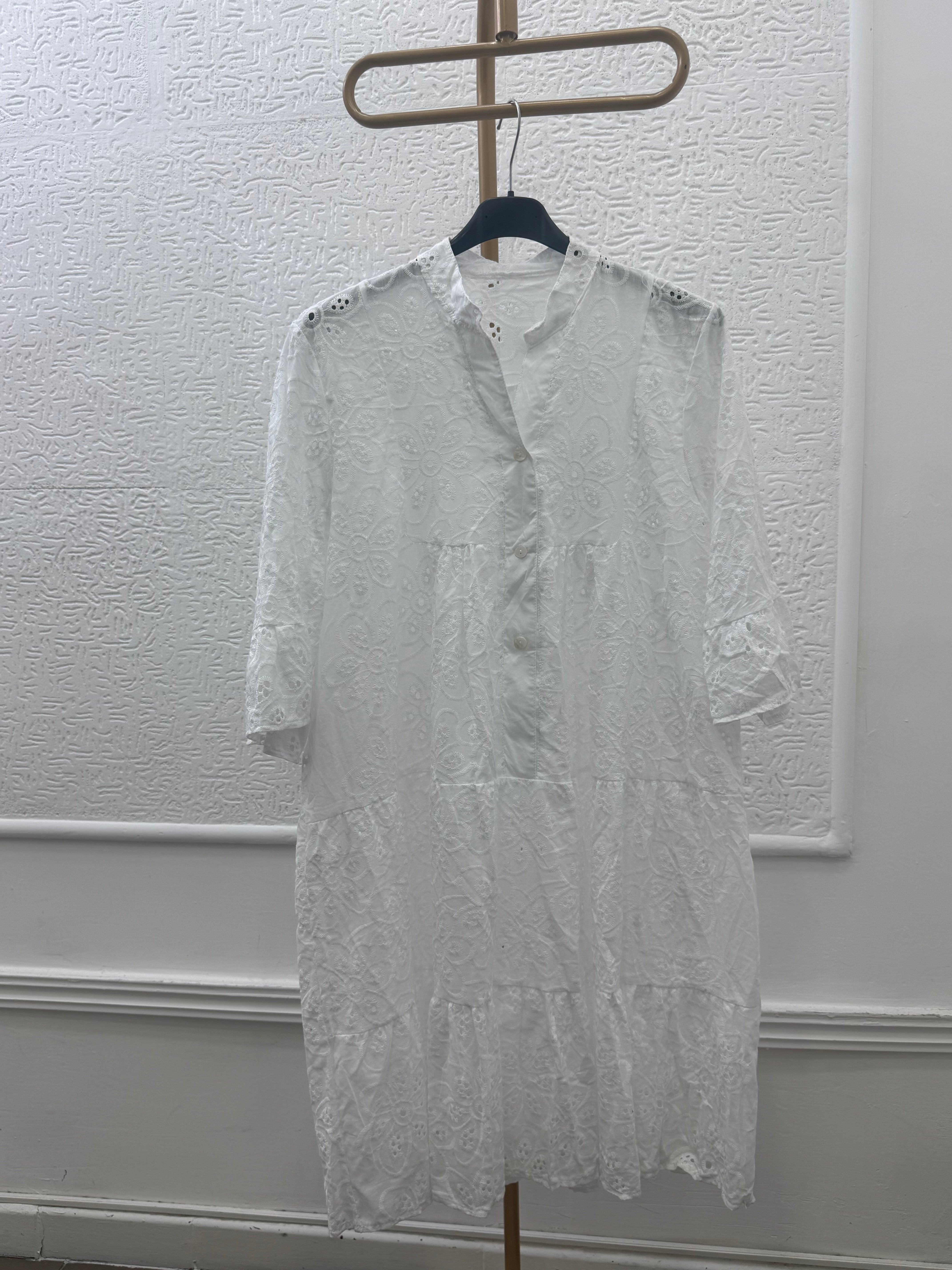 Dress in pizzo san gallo Capri