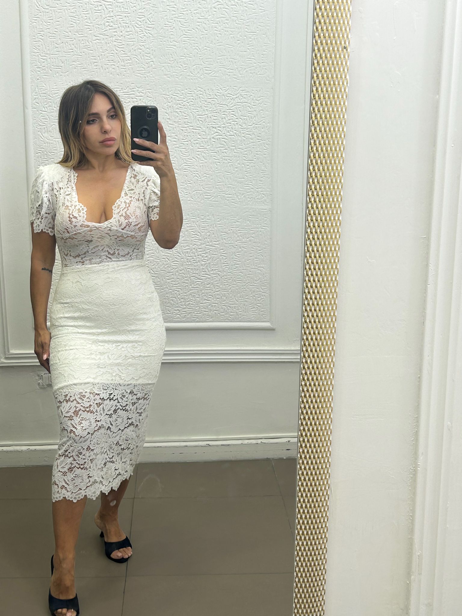 Dress white in pizzo