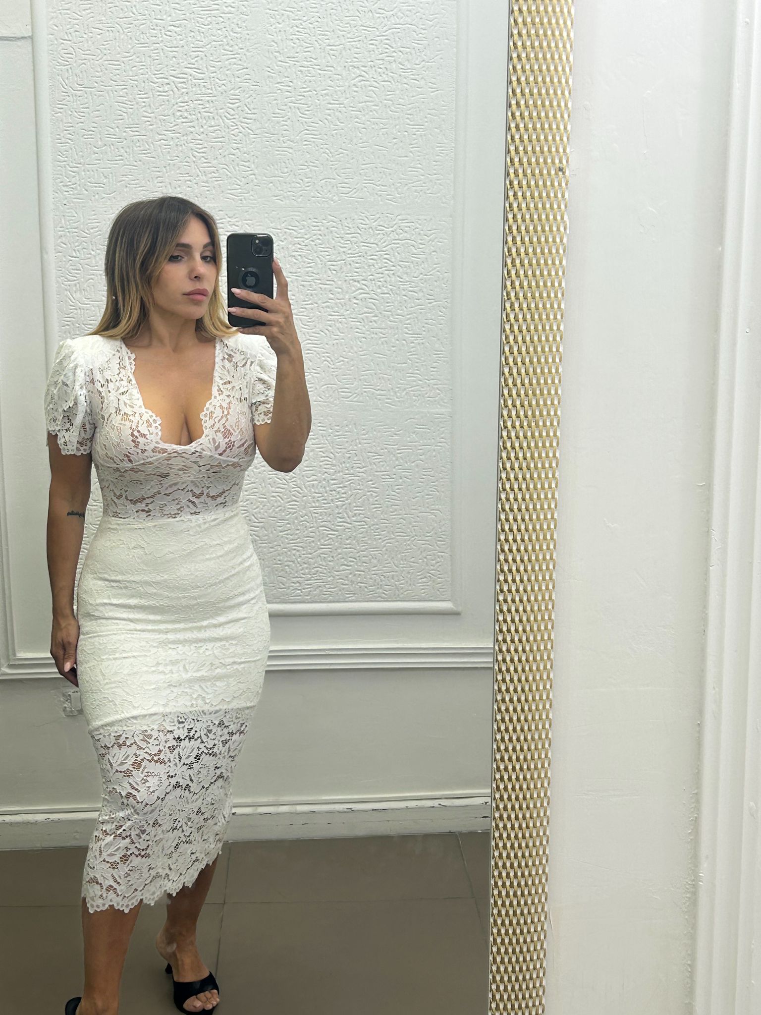 Dress white in pizzo